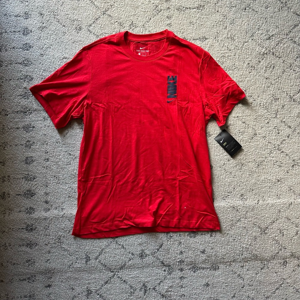 Men’s Large Red Nike T-shirt
